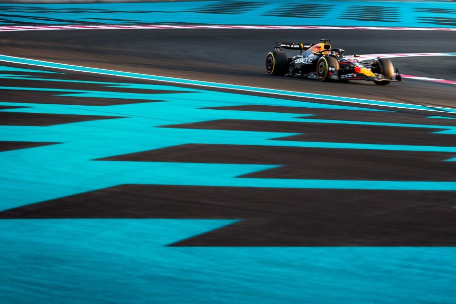 Grand Prix d'Abu Dhabi 2024, Yas Marina : Mardi · Essais · Dans le dégagement bleu