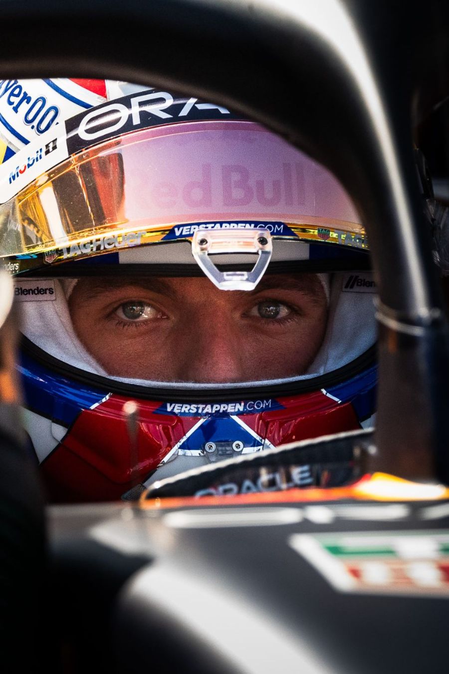 Grand Prix d'Azerbaïdjan 2024, Bakou : Dimanche · Grille · Le regard de Verstappen