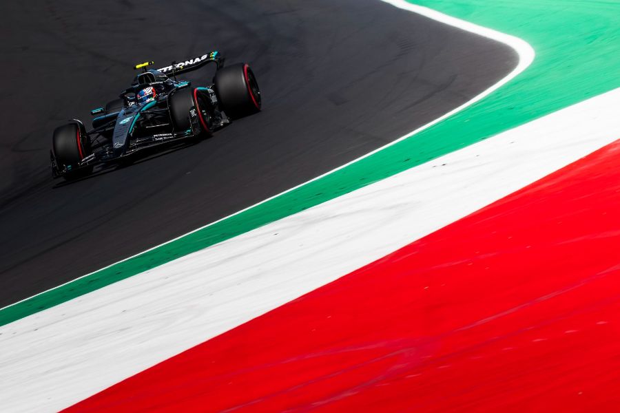 Grand Prix d'Italie 2025, Monza : Vendredi · EL2 · Mercedes sur le vibreur tricolore de la Parabolica